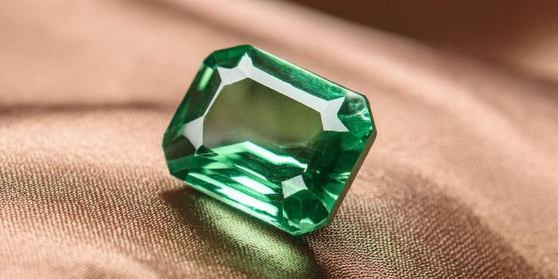 Ultimate Guide to Emerald Stone